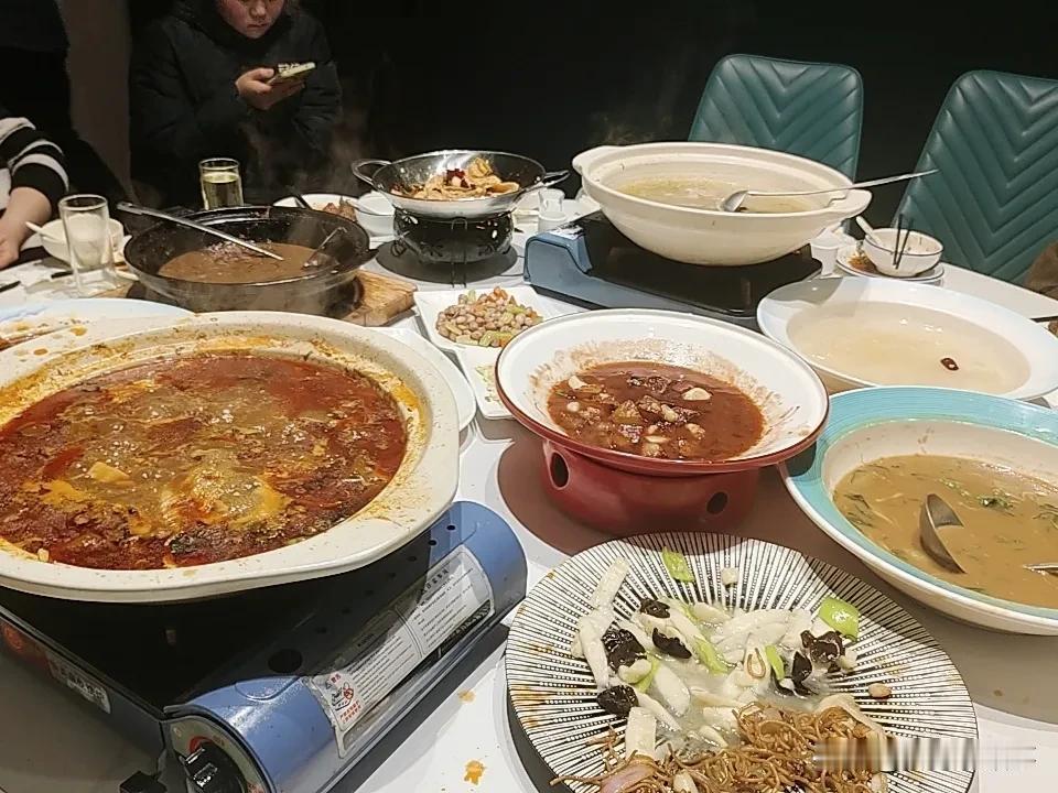 价值两万元的一碗面，藏着邓州游子的乡愁
 
一碗看似普通的羊肉炝锅面，背后竟是两