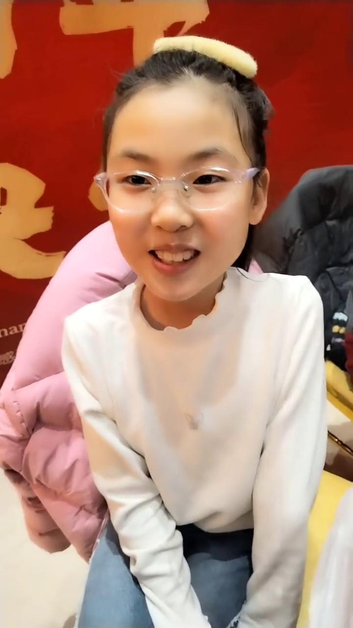 读书的要领是：一年读的是表面，两年读的是积累，五年读的是厚积薄发，一生读的是内心