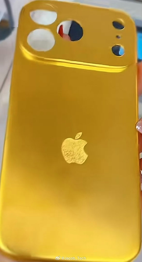 手机壳比手机还贵 OMG！我一开始以为又是什么品牌出了些离谱的单品那如果你说是黄