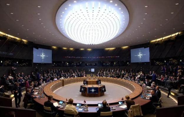 北约将军发出警告：“美国如果再不阻止中国，再过 10-15 年，那就为时已晚。”