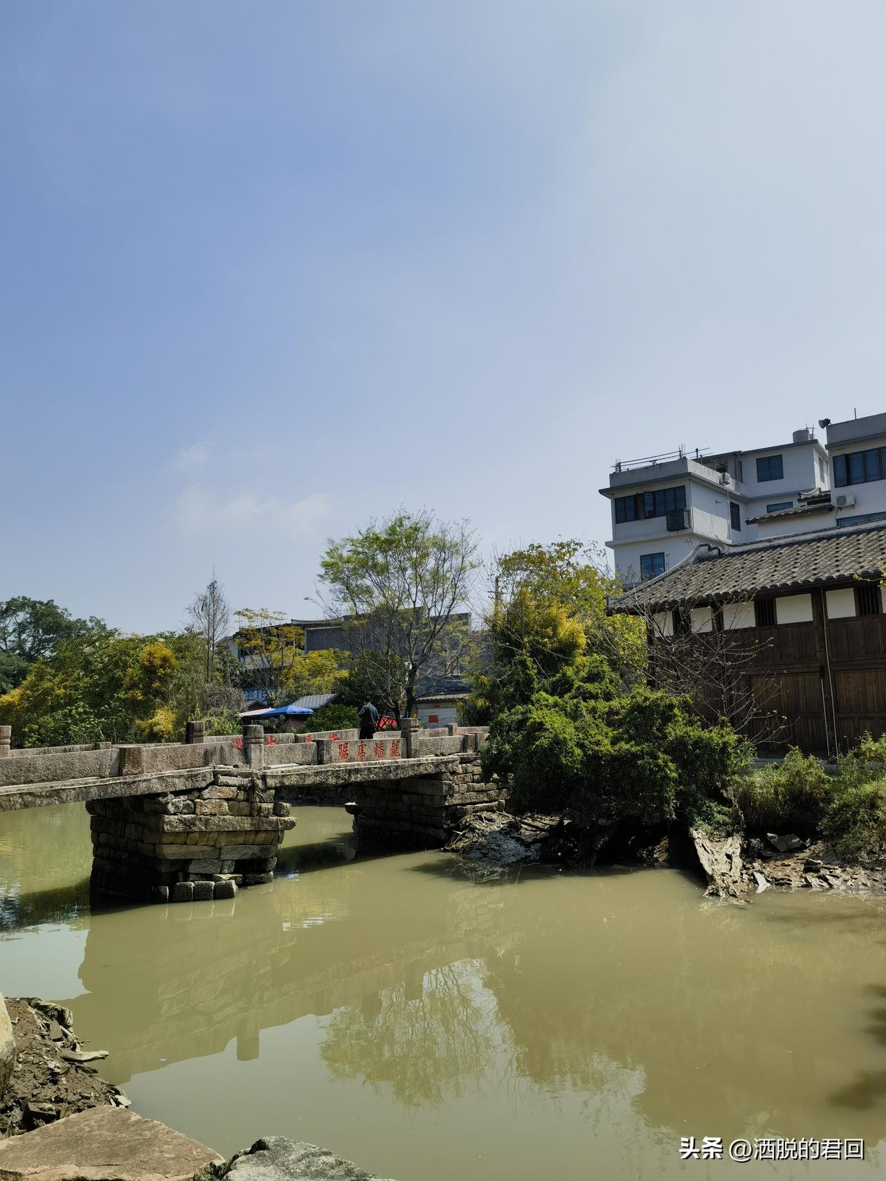 你对严复到底了解多少？
说起严复，
大家马上想到的就是《天演论》，
这是他翻译的