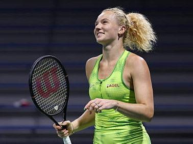 WTA250大阪赛女单决赛，西尼亚科娃以6-1、6-0横扫克鲁格，夺得职业生涯第