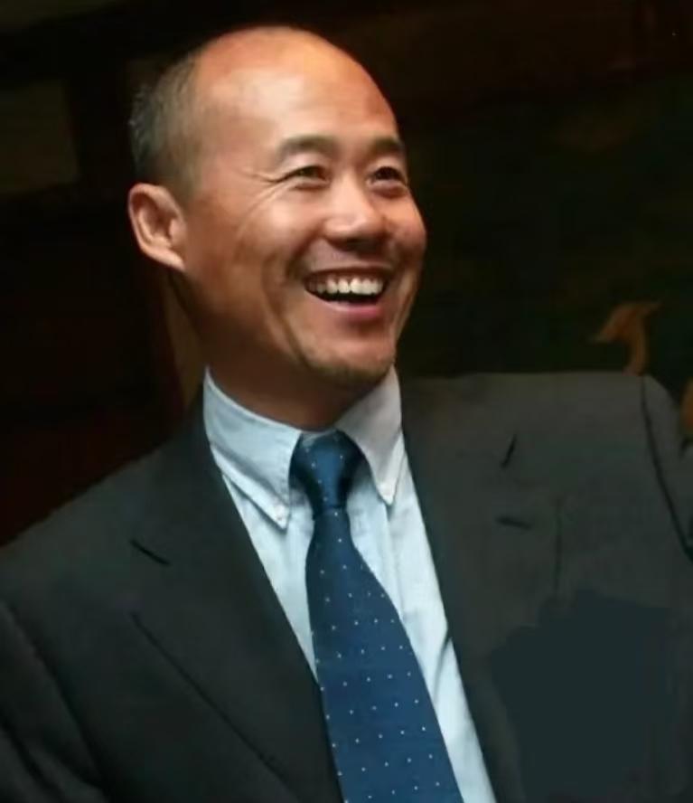 大家发现了吗？

王石这个人真不能细细琢磨，

越琢磨你越会发现，他的退休金里藏
