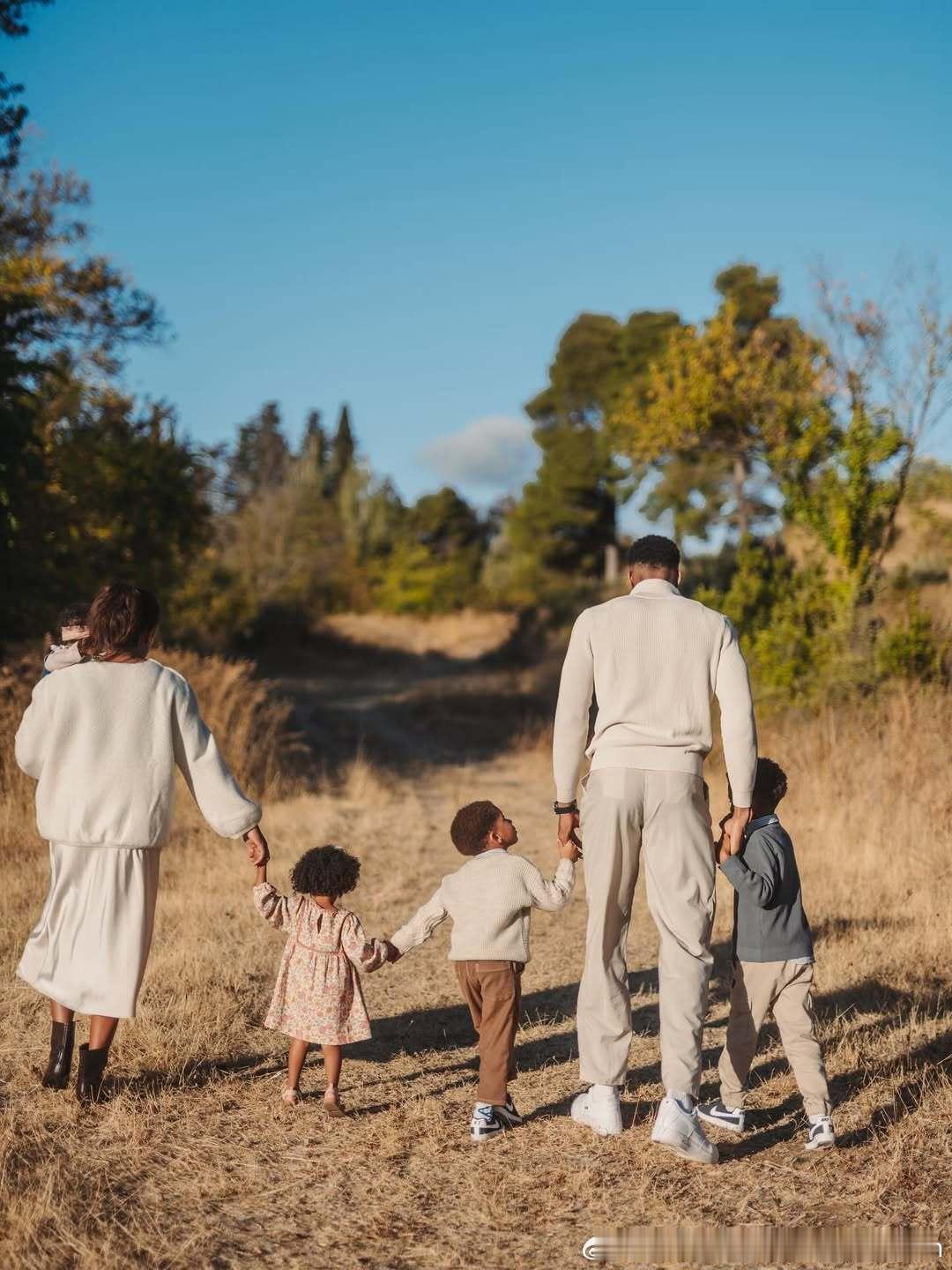 新年快乐2026！字母哥