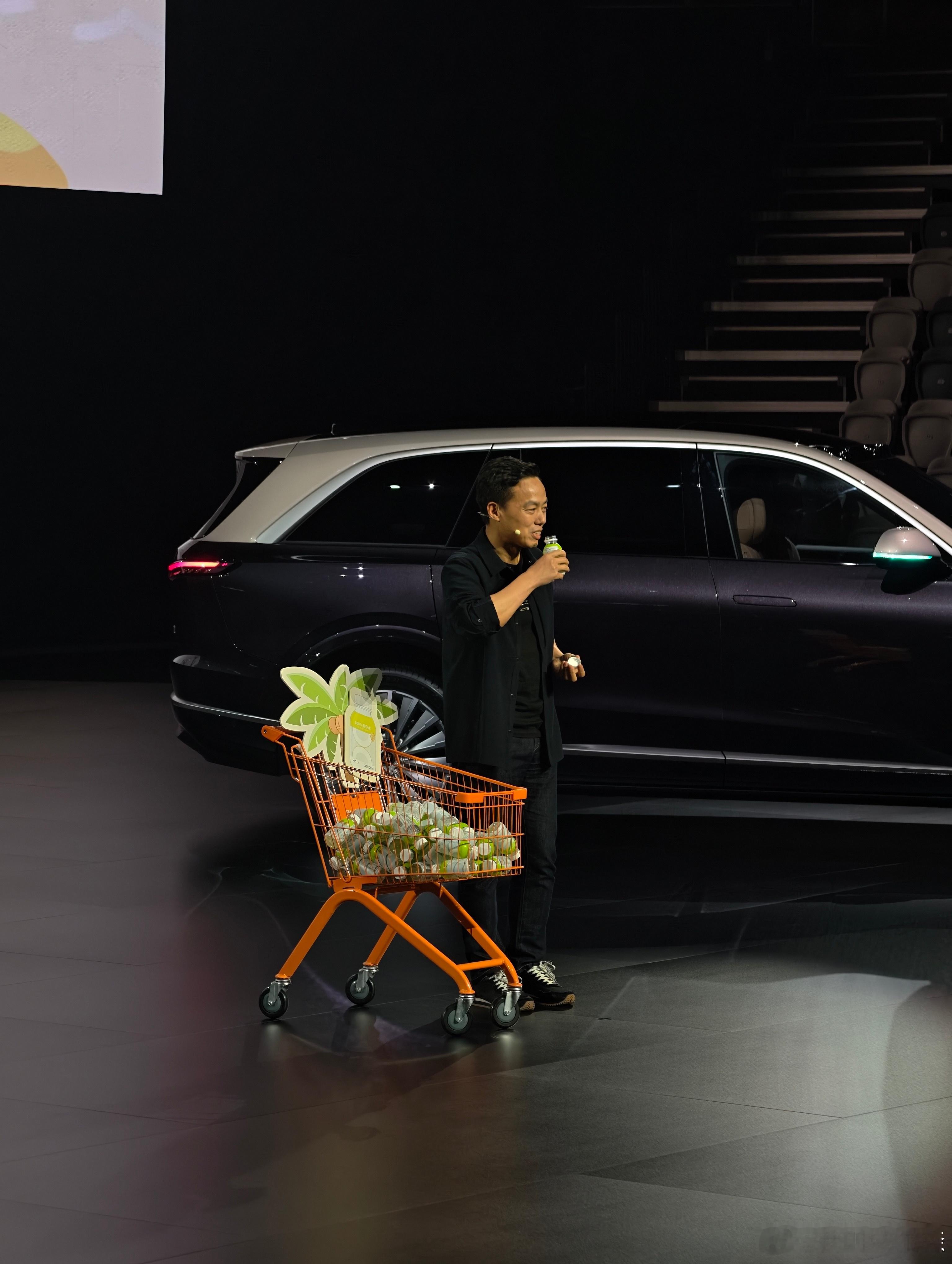 后备箱冰柜可以装60瓶椰子水乐道l90蔚来世界模型版杭州的椰子 杭州·中国杭州电