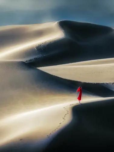 人生最难悟透和看破的是什么? 

       最难悟透的，是自己与执念

人这