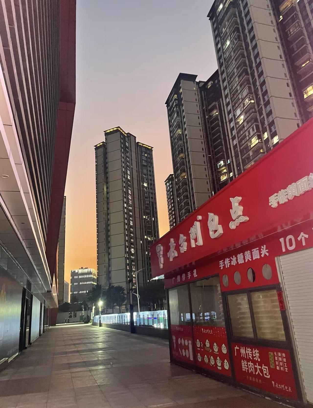 2026，愿我们都能：工作稳、副业赚、家人安、钱包鼓、心里有底、眼里有光。