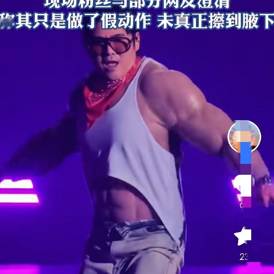 谁能想到一条
互动毛巾
直接把曹格推上热议，演唱会这个举动直接分出两种完全对立的