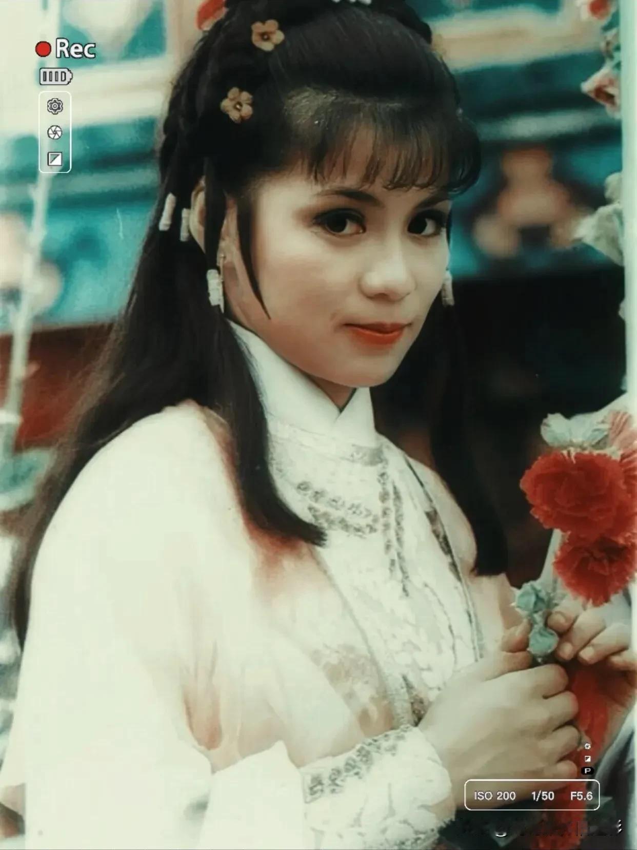 看到她的笑容，仿佛整个世界都亮了🌼翁美玲