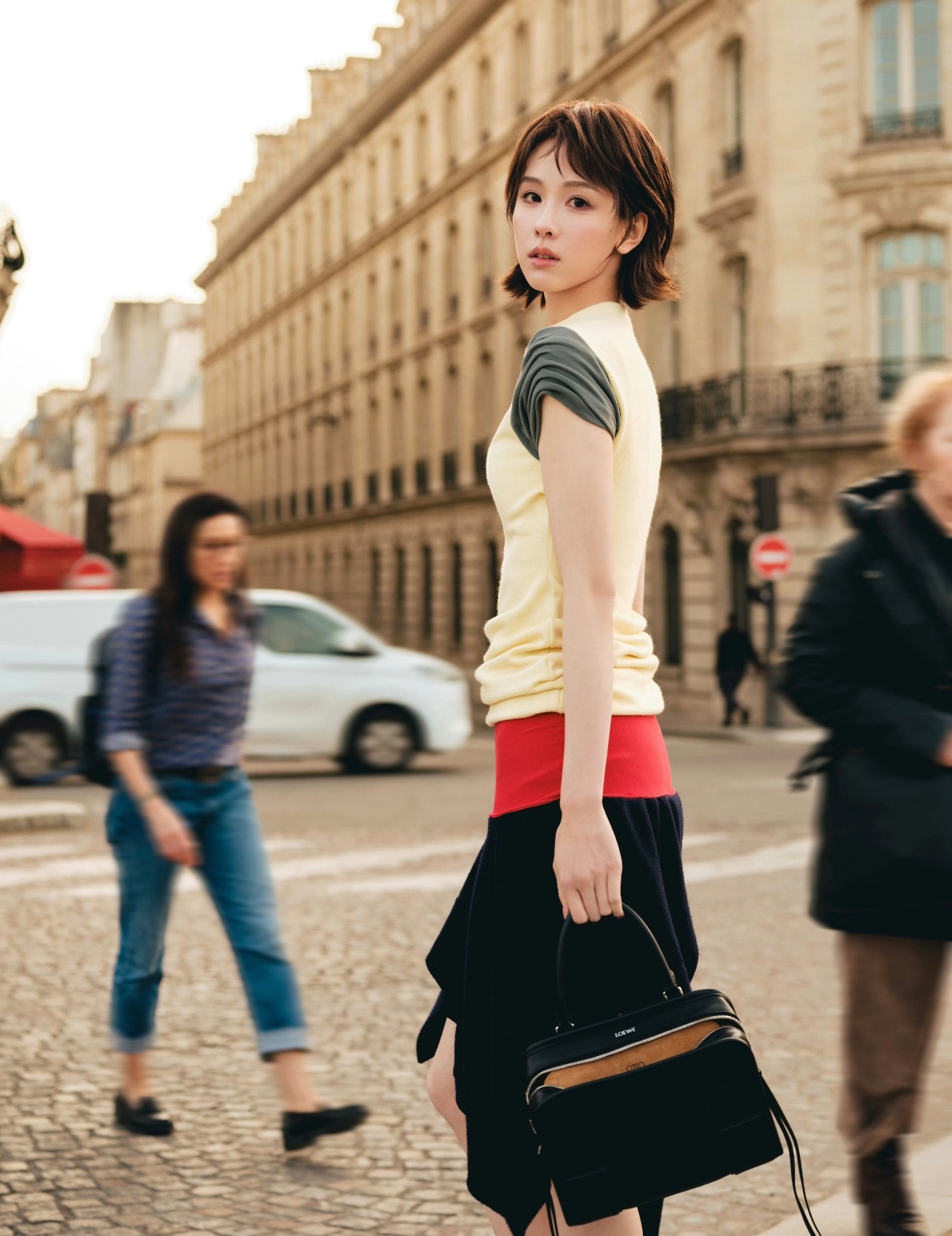 跟人无关 这件衣服巨筹人已经给衣服加分了 