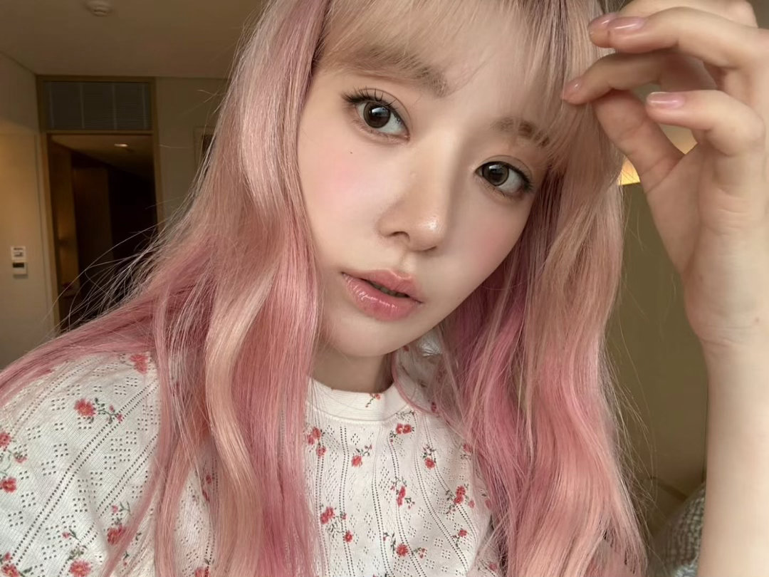 LESSERAFIM🐱宮脇咲良炽烈樱绽 【视频】260719 宮脇咲良更新̗̀
