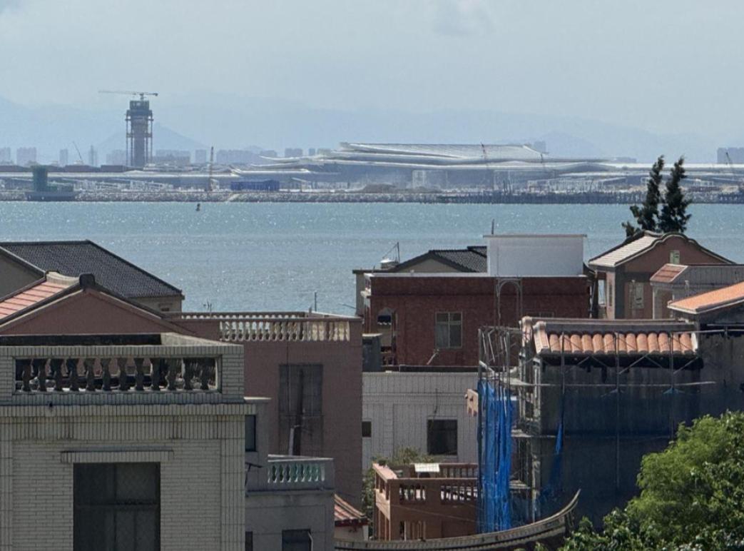 国台办刚宣布，要给金门、马祖通水、通电、通气、通桥，话音刚落，金门县副县长李文良