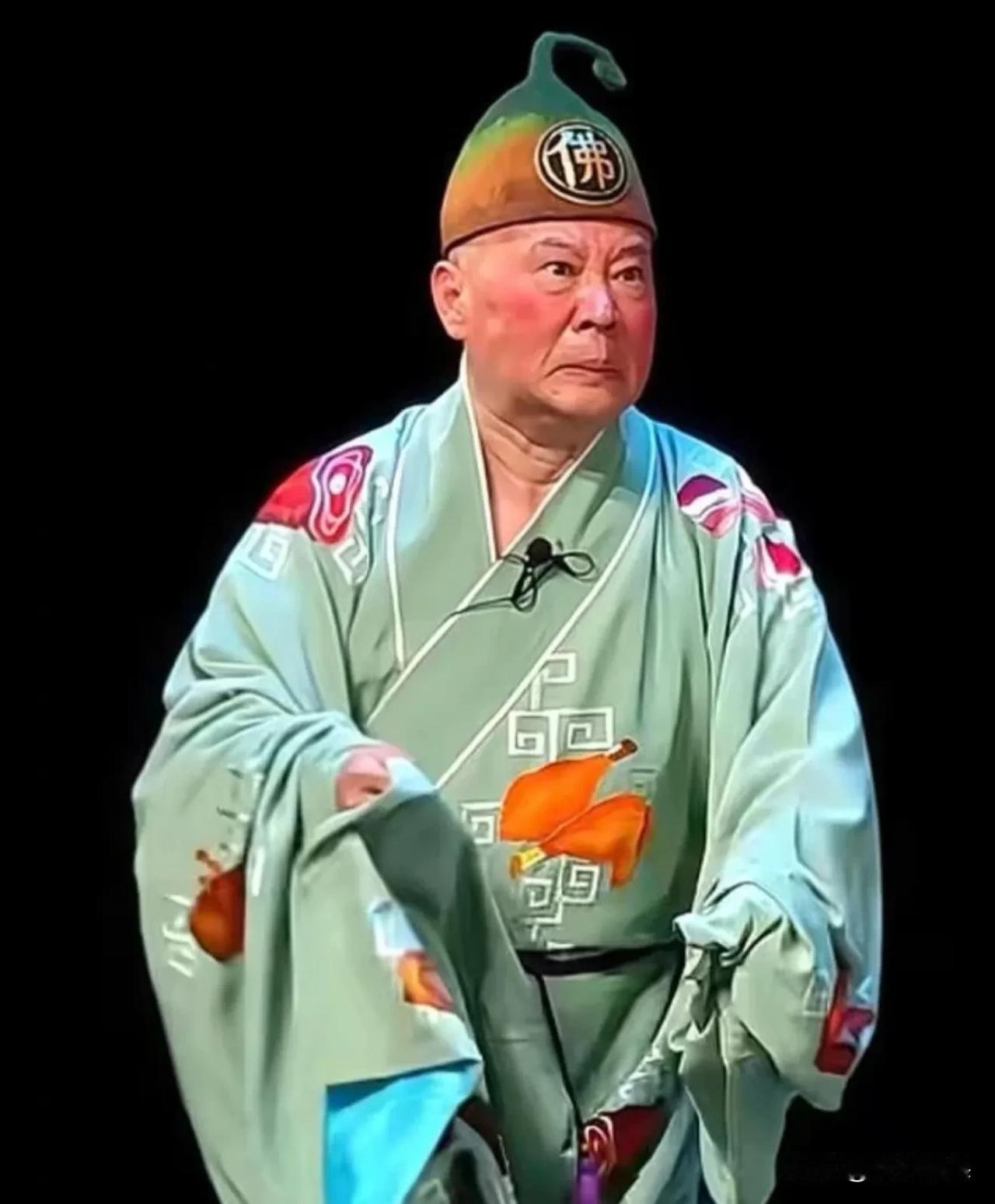 德云社这件事，完全经不起细究，因为仔细琢磨就会发现，这里面实在太值得整个文艺圈警