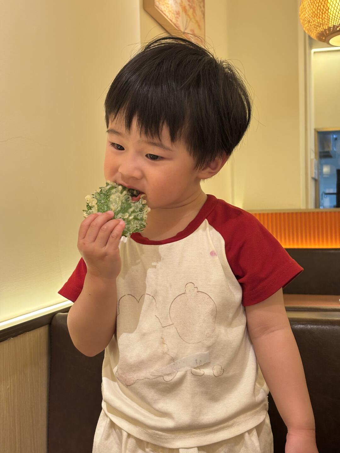 第一次吃天妇罗🍤连叶子都觉得美味