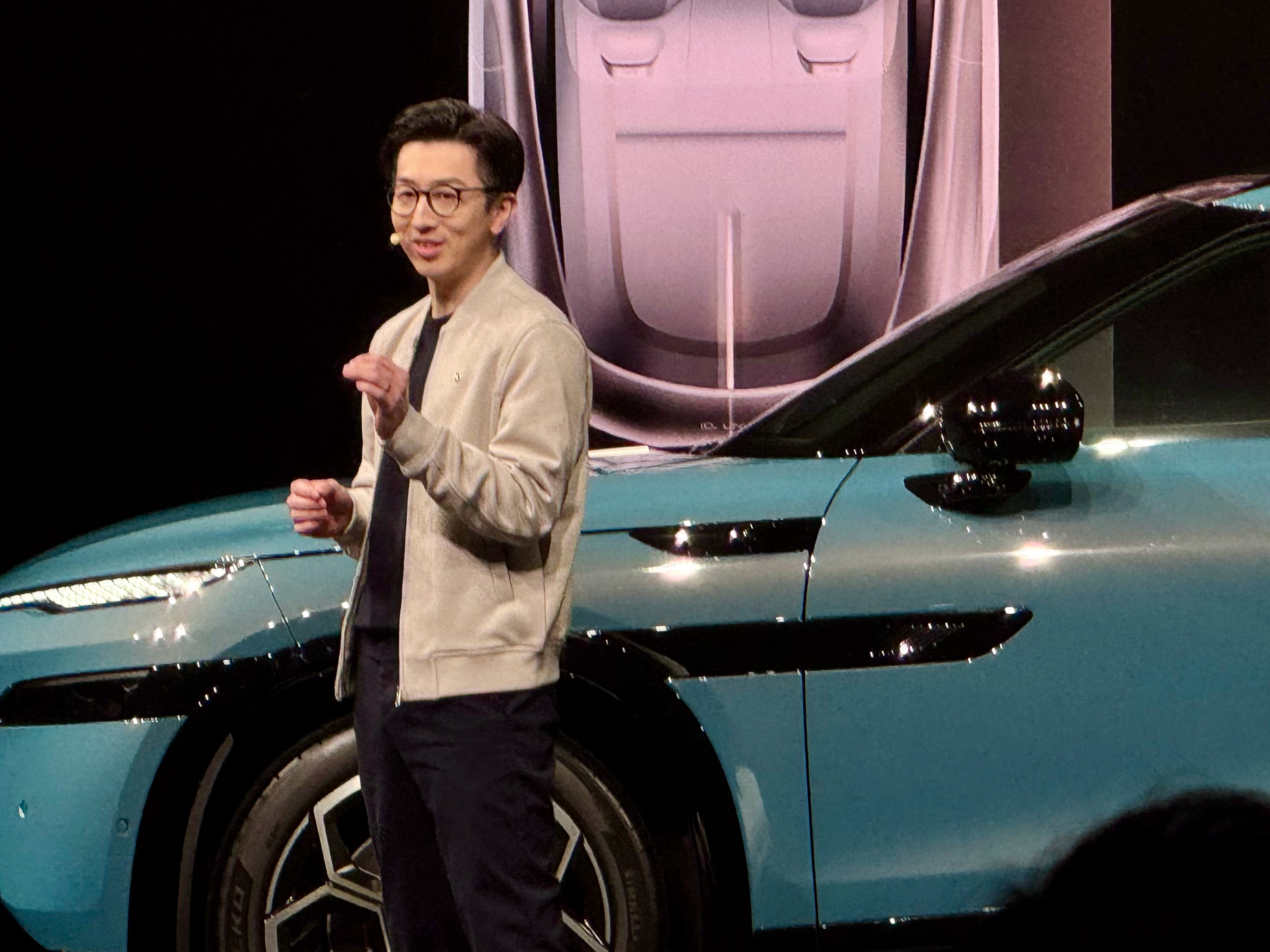 金标大众 与众08 从设计到定位到测试，每一个环节基本都有参与，今天正式亮相。李