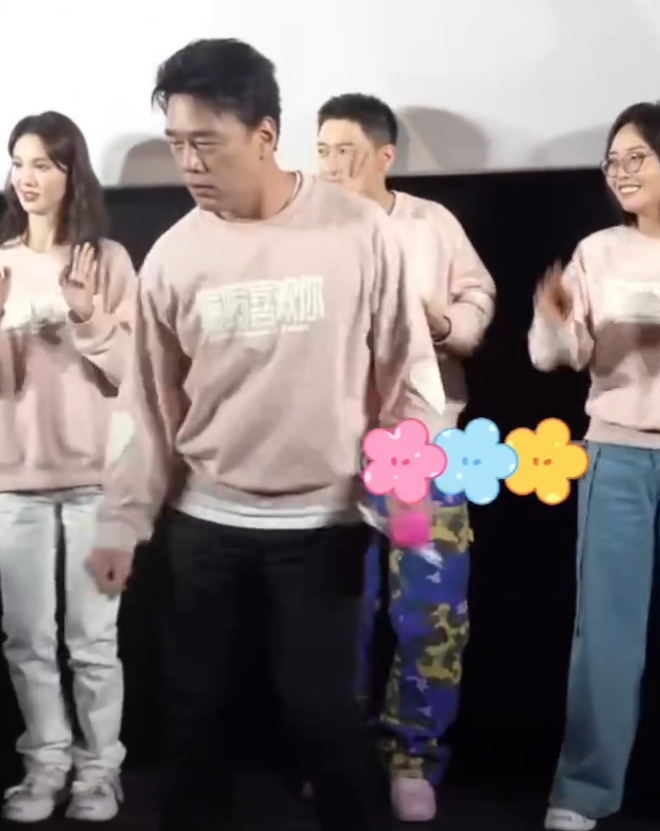 魔性舞赛道就是王耀庆的统治区 舅舅真的是太可爱了，这样的魔性舞蹈赛道真的是被舅舅