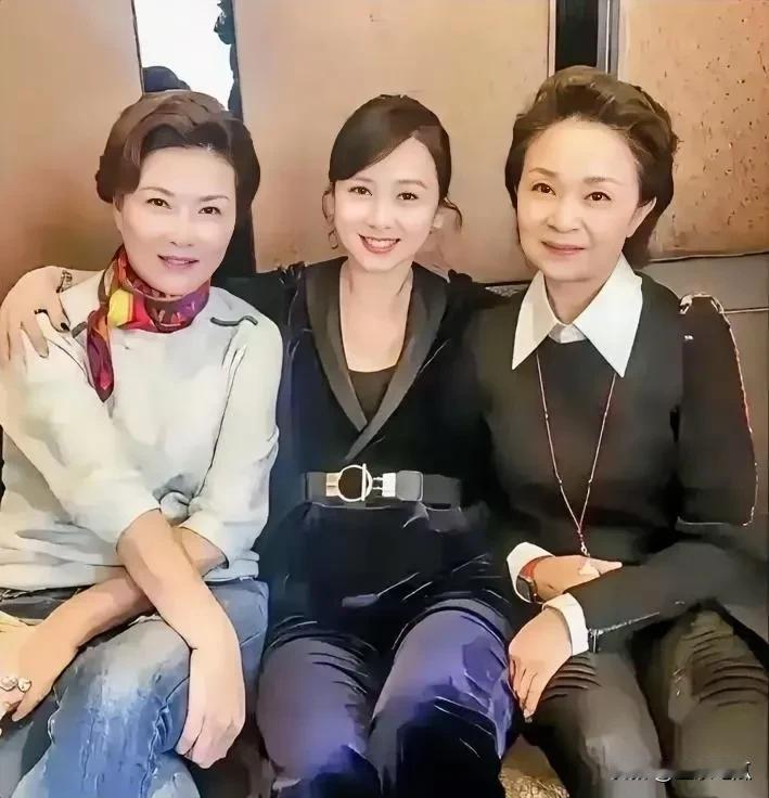 三位老戏骨你能说出她们的名字吗？能说出他们三个人的名字，你一定家庭情感剧观看不少