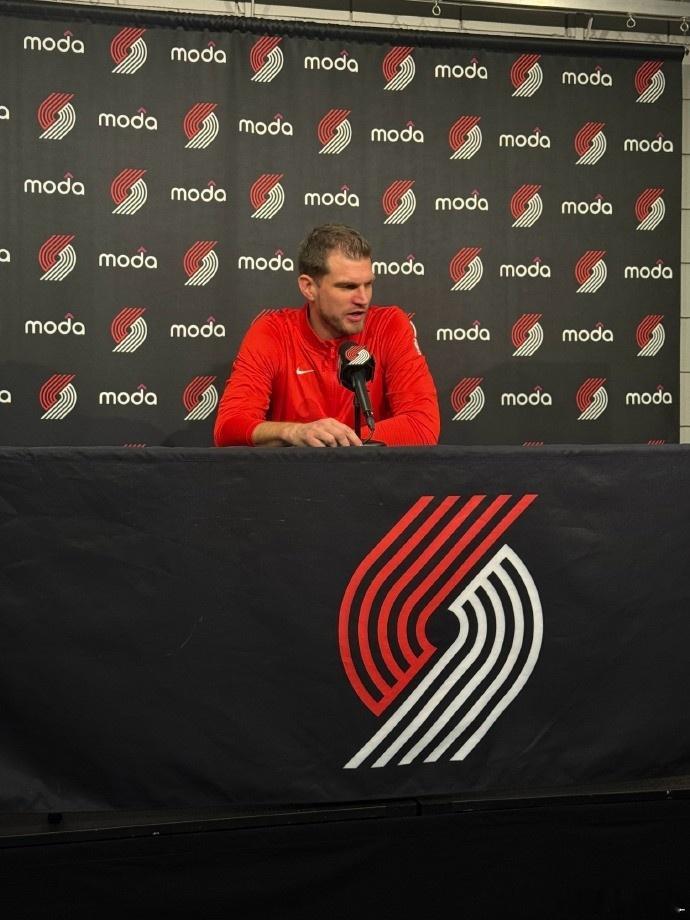 斯普利特谈被绝杀：“最后一球的防守布置，我们有说过不给三分，不要协防，但有人犯了