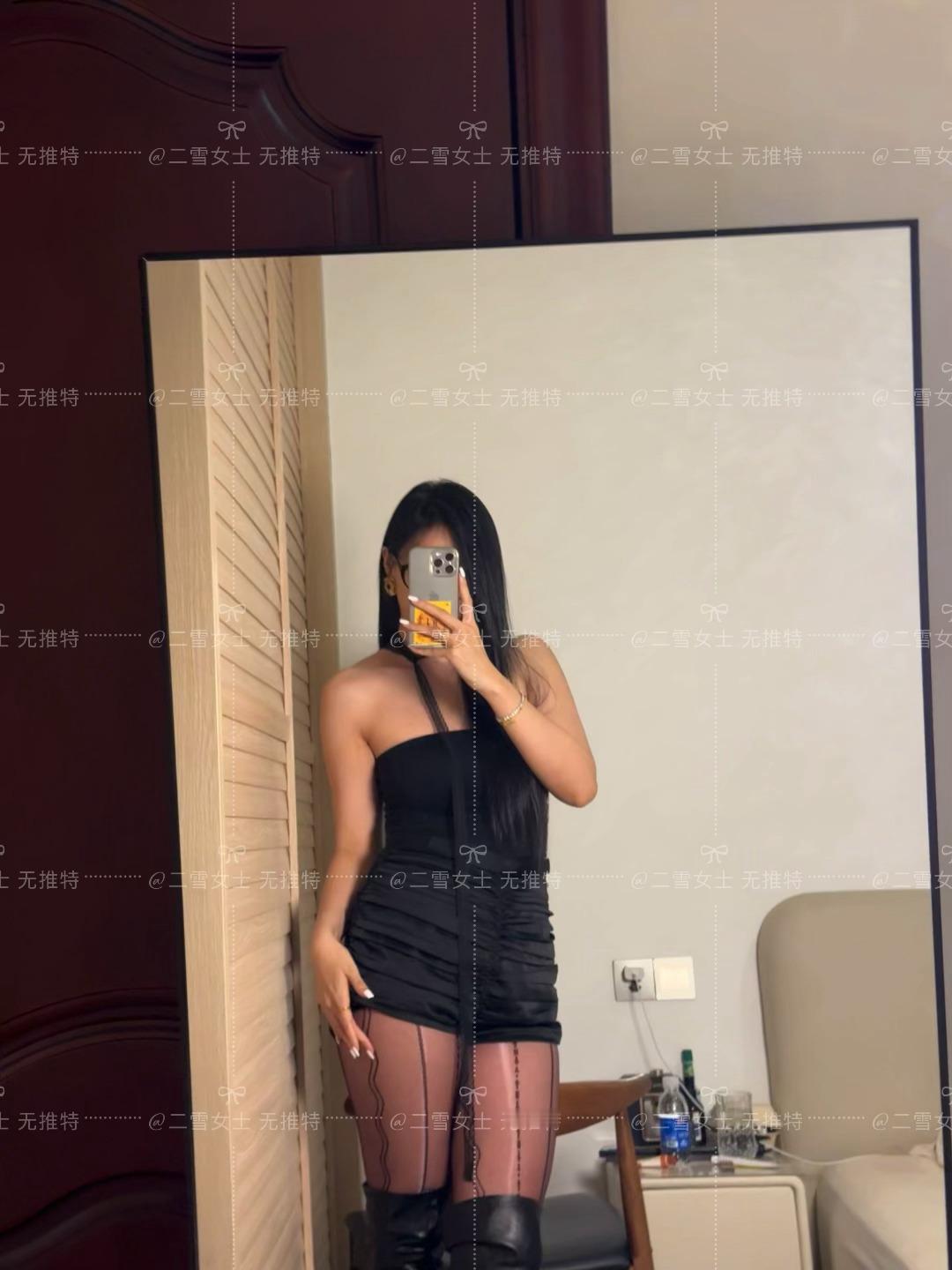 暖灯拍出来的色调真的太黄了 ​​​