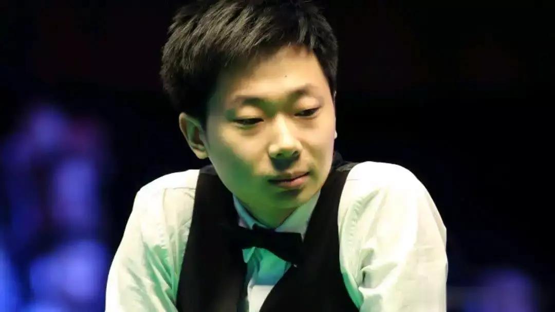 吕昊天1-5落后6-5逆转，常冰玉出局。北京时间11月25日凌晨，斯诺克英锦赛资