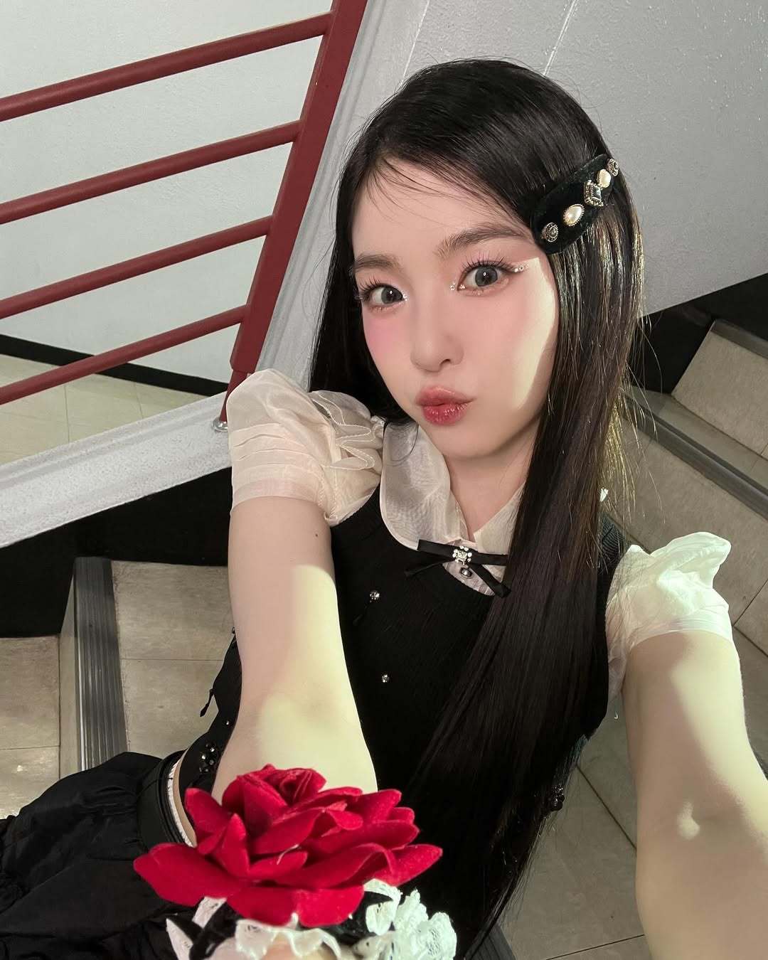 裴珠泫 ins更新好美的照片 