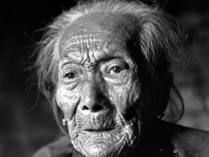 林石姑，生于1920年，现年85岁，陵水县光坡镇港坡村人。1940年她被日军抓到