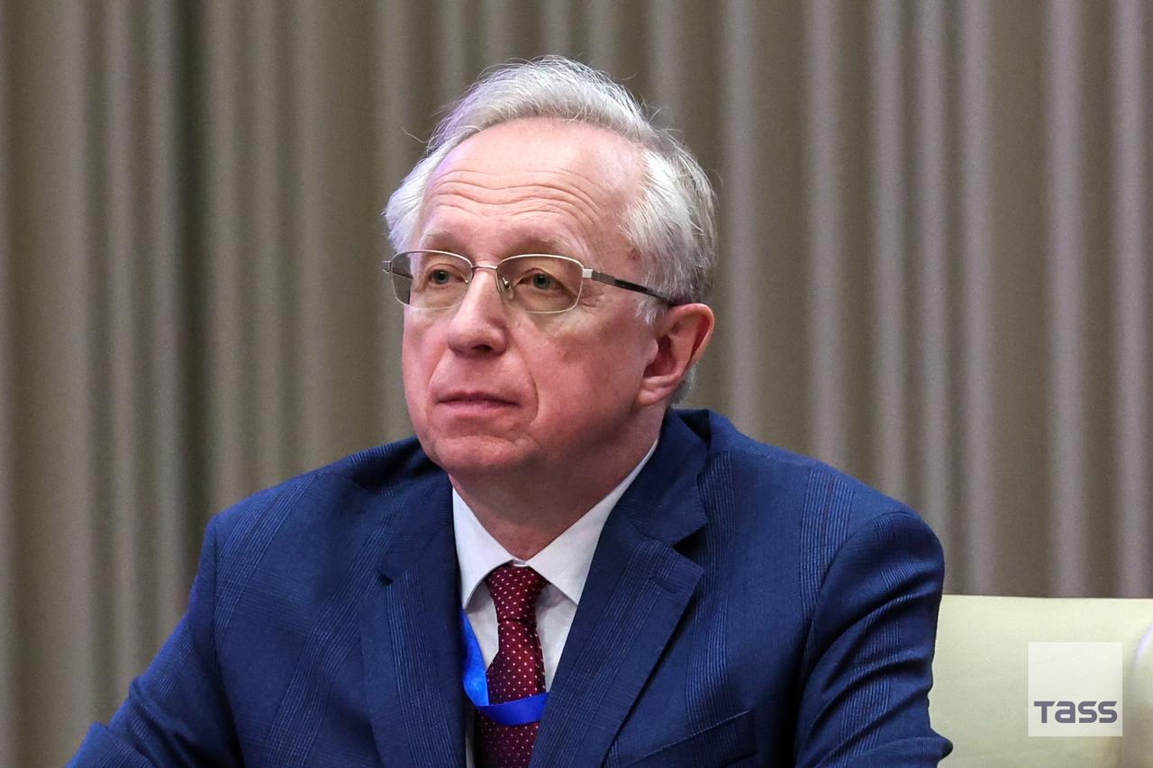 新闻快讯——俄罗斯副外长米哈伊尔·加卢津在接受塔斯社采访时表示，弗拉基米尔·泽连