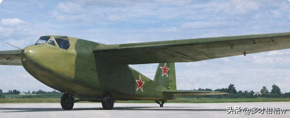 1941年7月，为了满足军队向敌后游击队运输物资的需要，雅克列夫设计局用了不到一