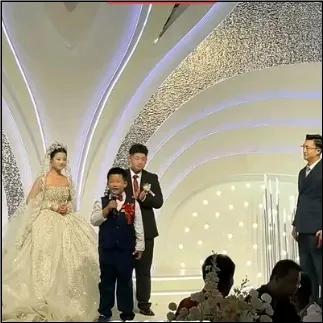 “这个小男孩的情商绝了，给全网上了一课！”山东潍坊，婚礼现场新郎弟弟一番发言，火