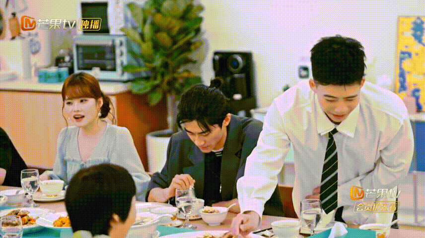 原生家庭好的人天生更会爱人心动双重奏开播心动双重奏徐斯铖习惯性照顾身边人的模样好