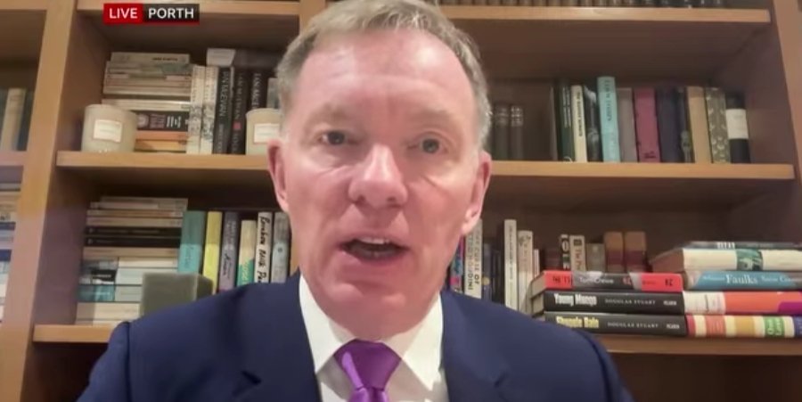 【#特朗普酸讽斯塔默访华遭英高官硬怼# 】英国首相斯塔默访华取得丰硕成果，却引来