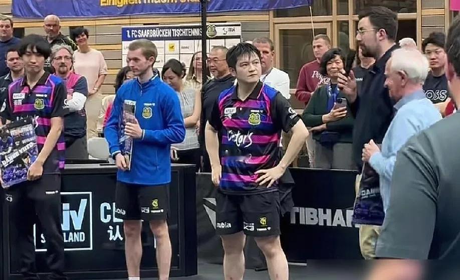 德国小城因他沸腾！樊振东留洋一年：赞助暴增9倍，街道以他命名

你敢信？一个中国