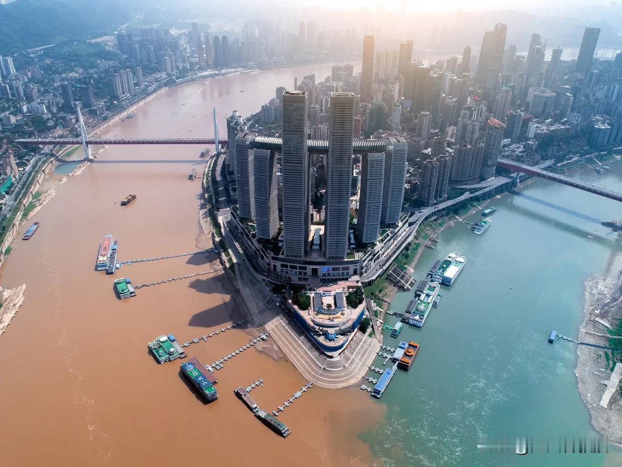 爱国，不看口号看疗效！
判断一个人是否爱国，不能只看他说什么，更要看他做什么，要