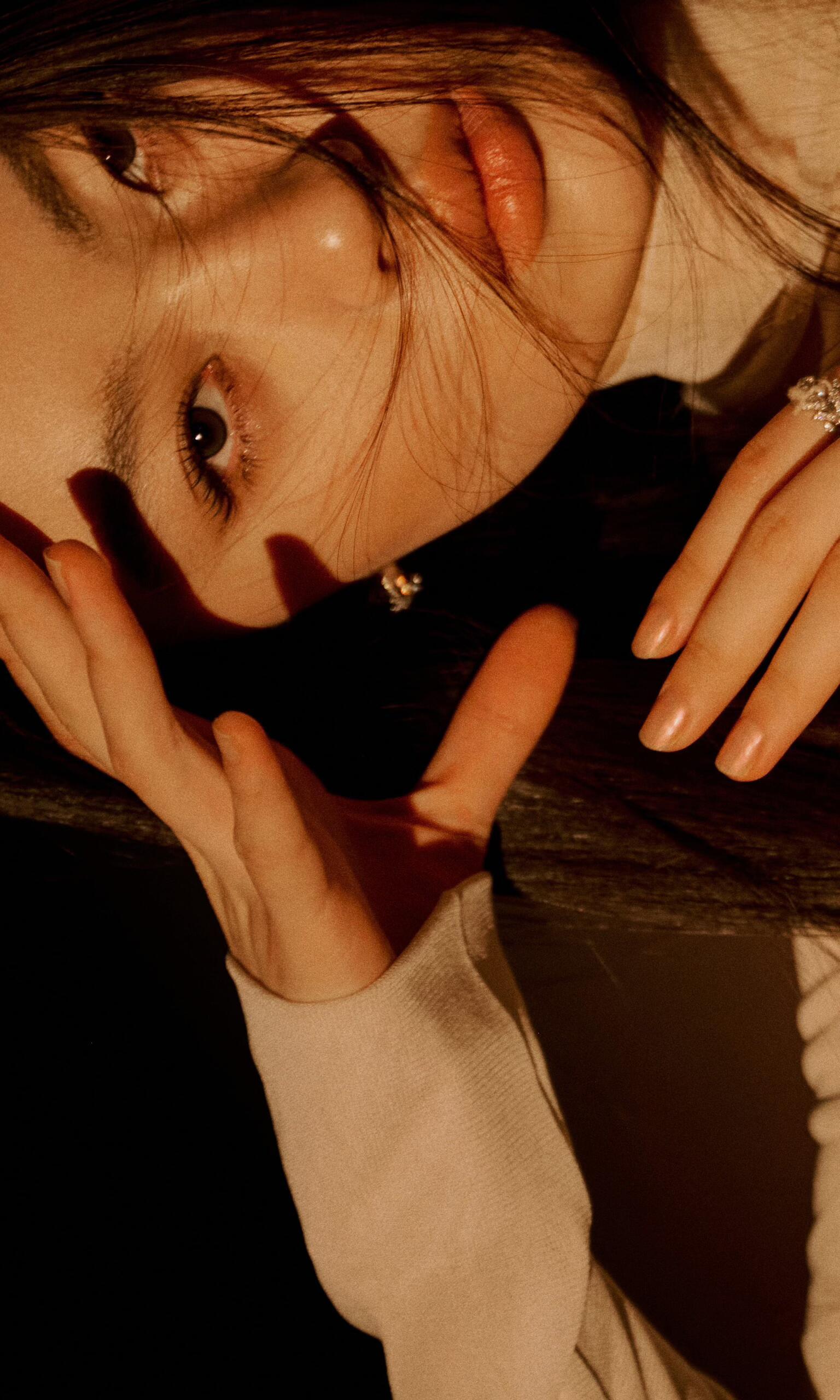 好美的纯妹妹单依纯 央视跨晚阵容