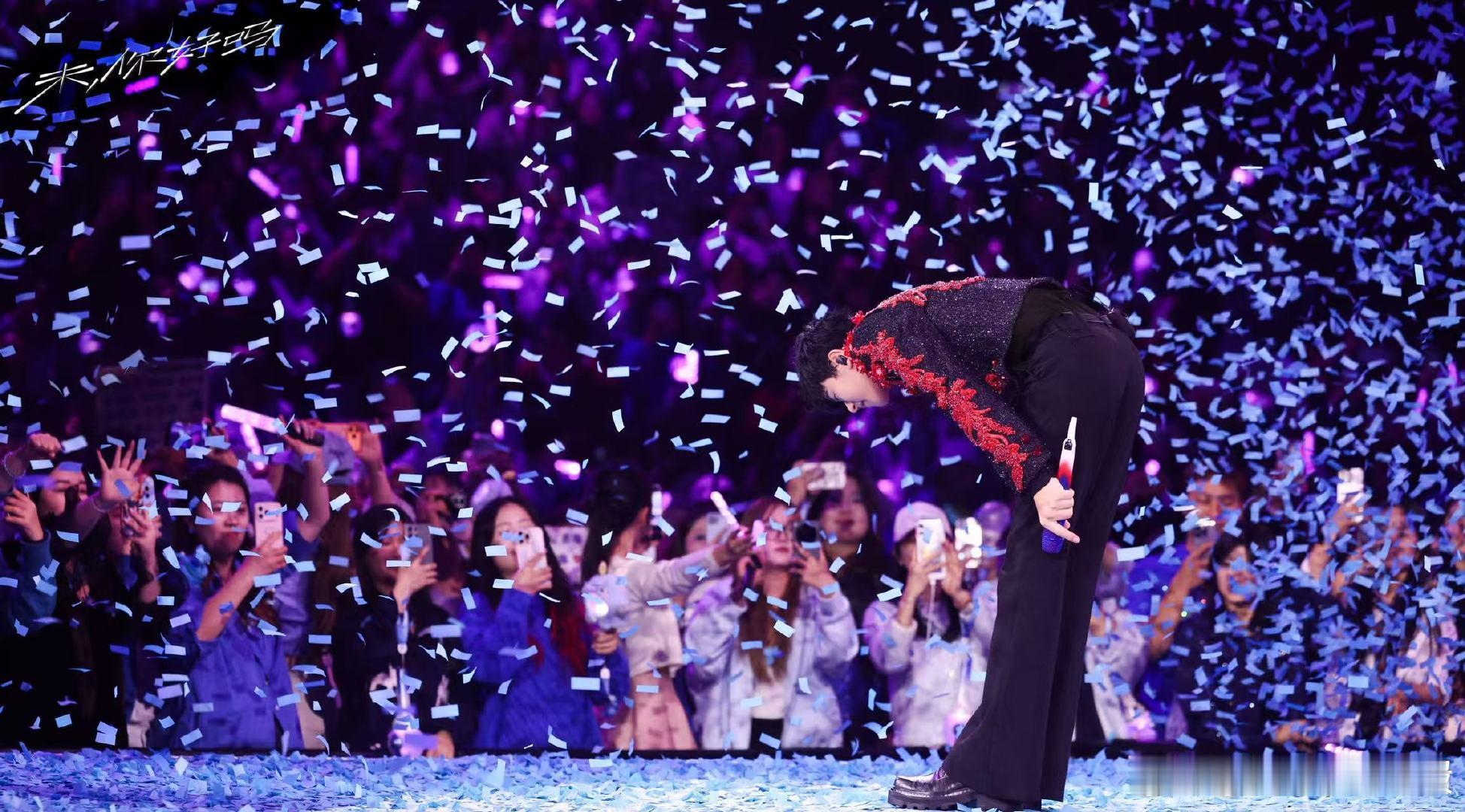 张杰演唱会 卡 张杰跨年演唱会 张杰跨年舞台热度炸裂，直播间直接被海量观众挤爆了