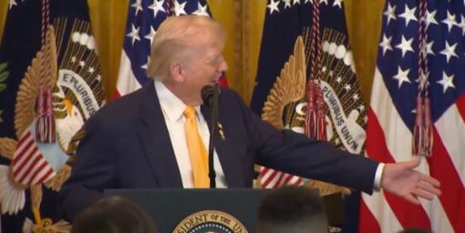 刚刚，特朗普评拜登：“我们有过一个白痴当总统。他根本算不上总统。首先，他根本没赢