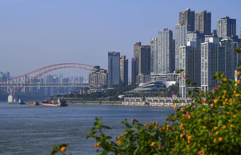 重庆主城九区变成八区，为何不再拉进来一个区县？
自从两江新区设立后，重庆传统的主