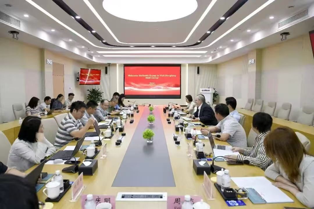 斯泰兰蒂斯 近日，斯泰兰蒂斯集团与东风汽车研发领域开展技术交流，双方围绕电子电气