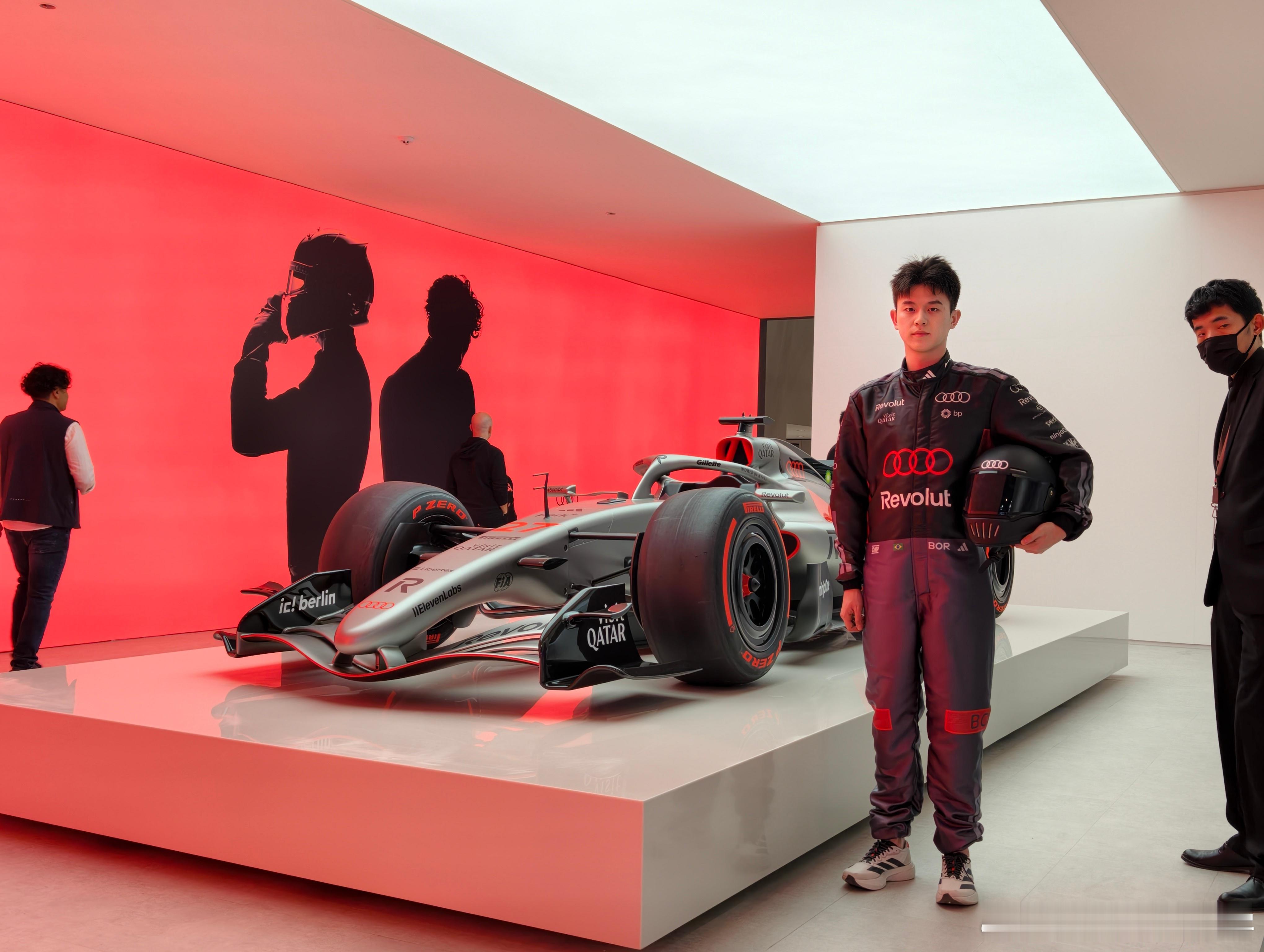 奥迪自家的F1赛车也来了！智驾数码团