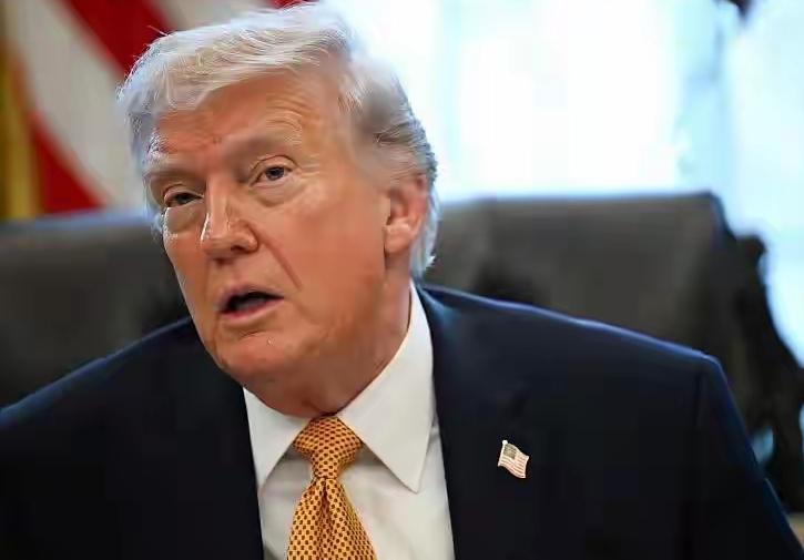 态度软了，到底沟没沟通？
         特朗普于3月23日在社交媒体发文表示