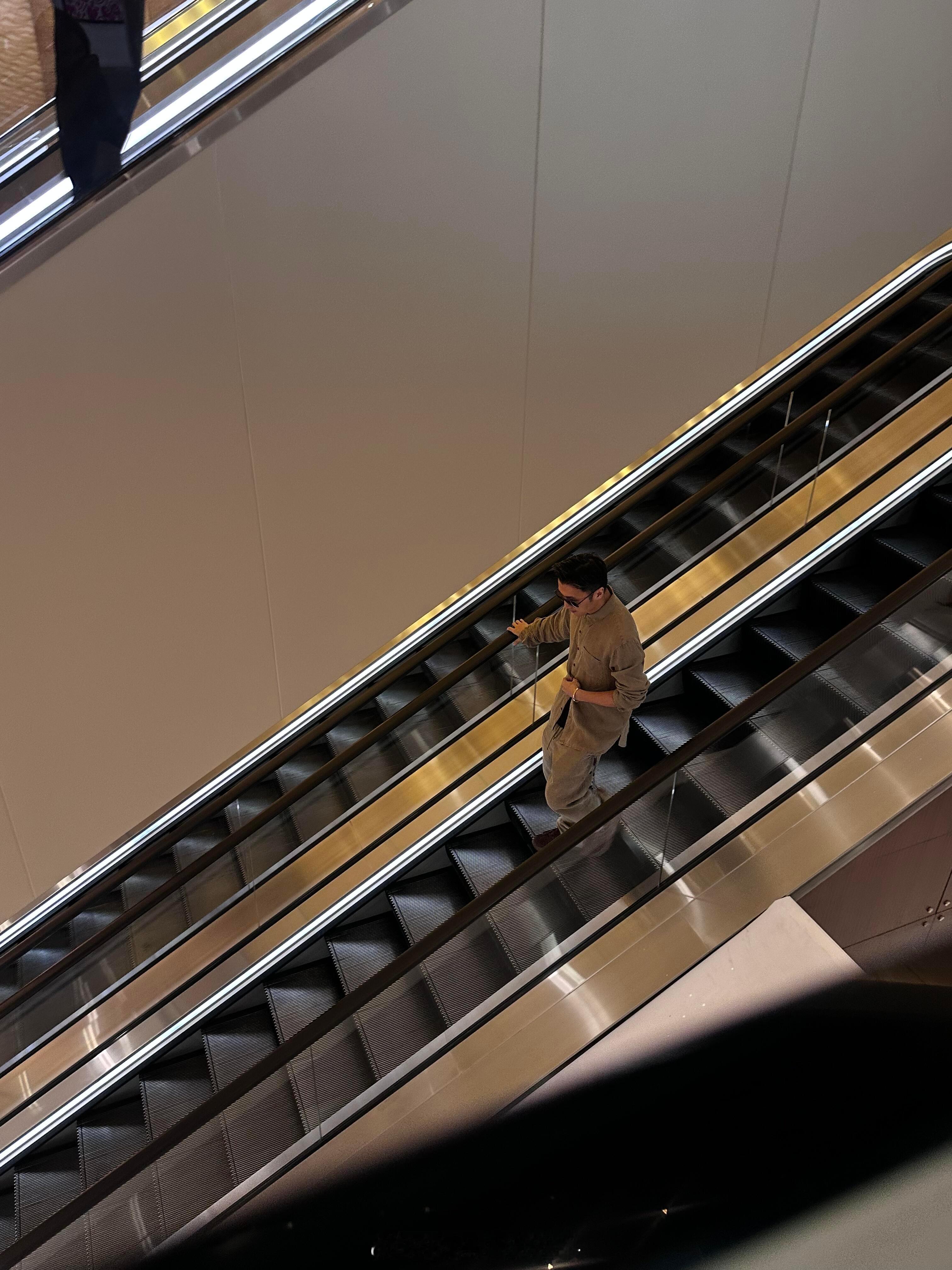 谢霆锋带大儿子逛街谢霆锋带大儿子Lucas逛街 谢霆锋带大儿子逛街 ​​​