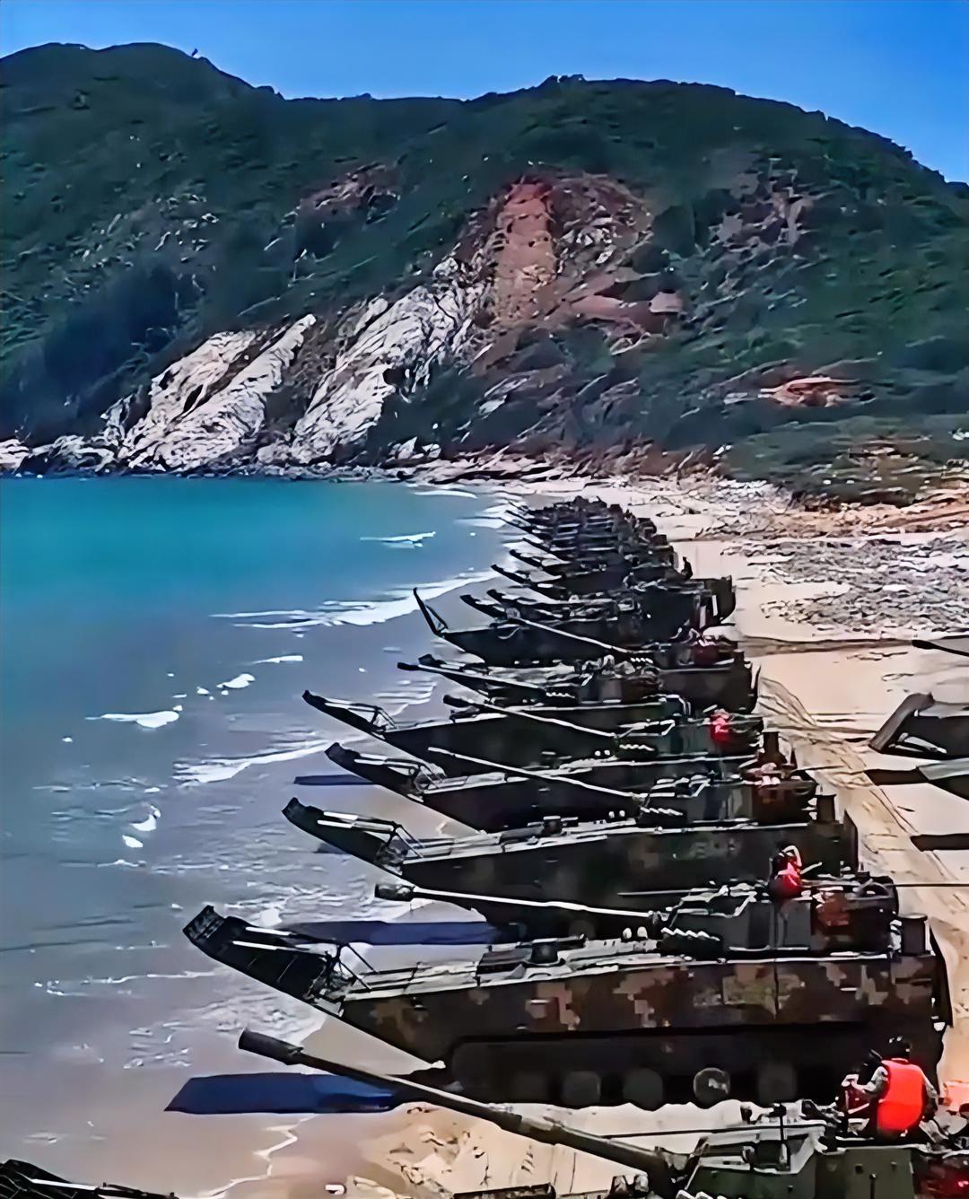 05式两栖突击车是中国自主研发的高速两栖履带式装甲车辆，由北方工业公司研制，20