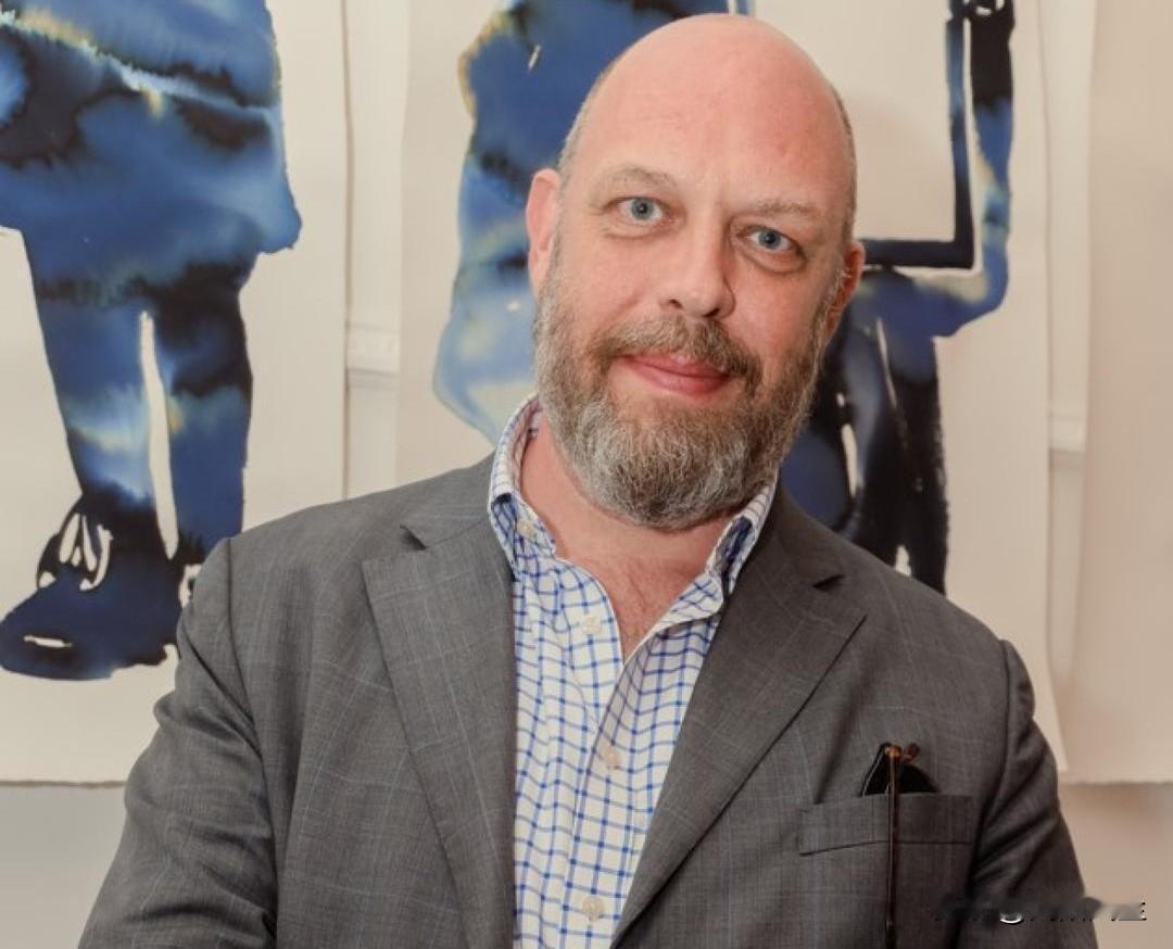 英国《每日电讯报》专栏作家和撰稿人、长期关注国际政治与军事冲突、主要报道涉及乌克