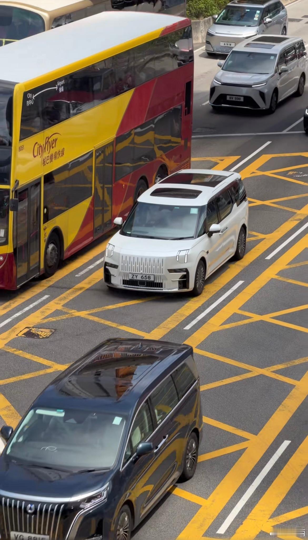 如今香港国产新能源 MPV 的浓度可真高呀 ​​​