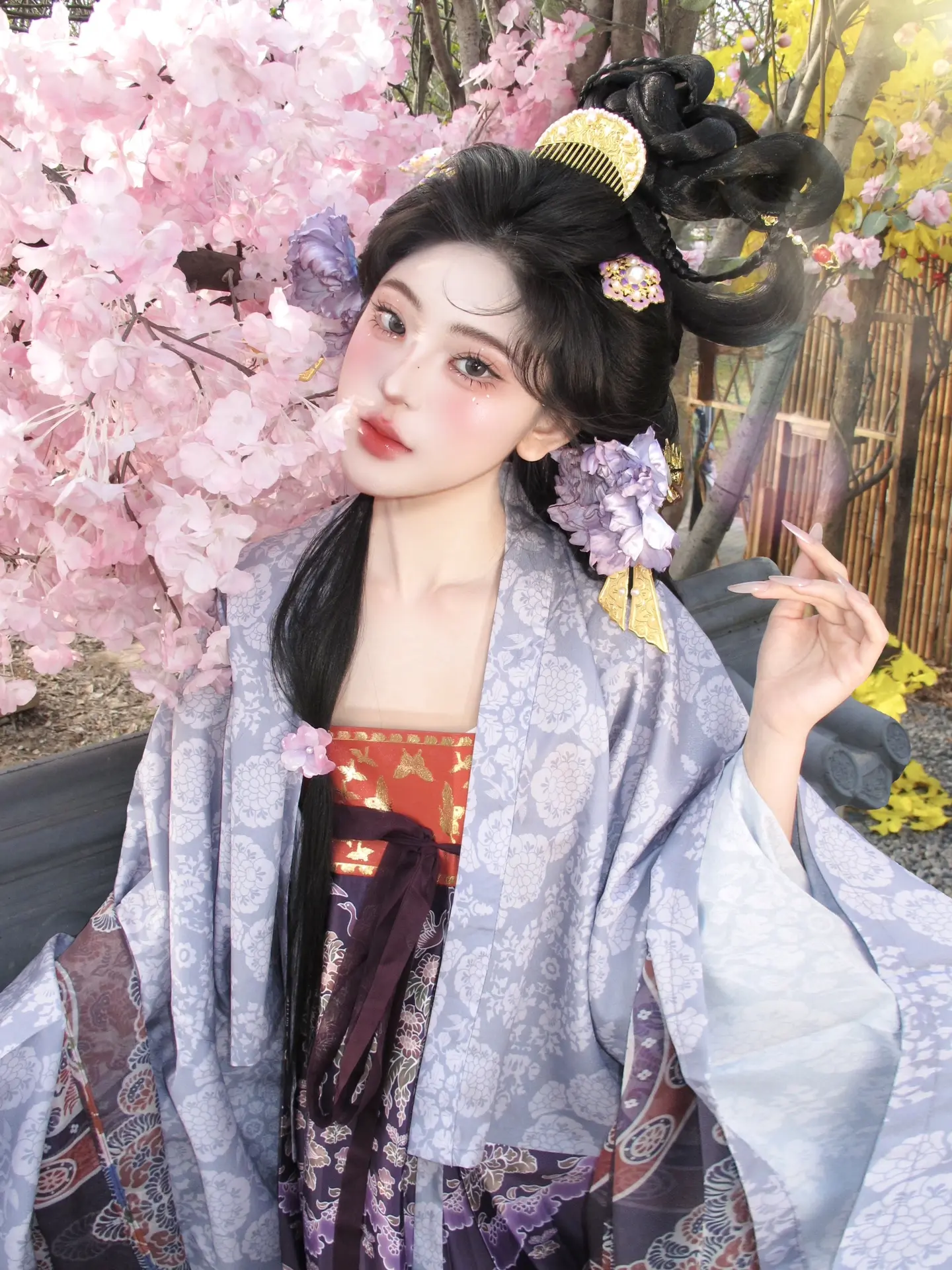 🌸日暖花好  歌舞也生平🌸。