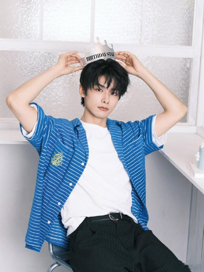 于正发九宫格祝赵弈钦生日快乐于正发了赵弈钦生日九宫格 于正晒出庆生九宫格为赵弈钦