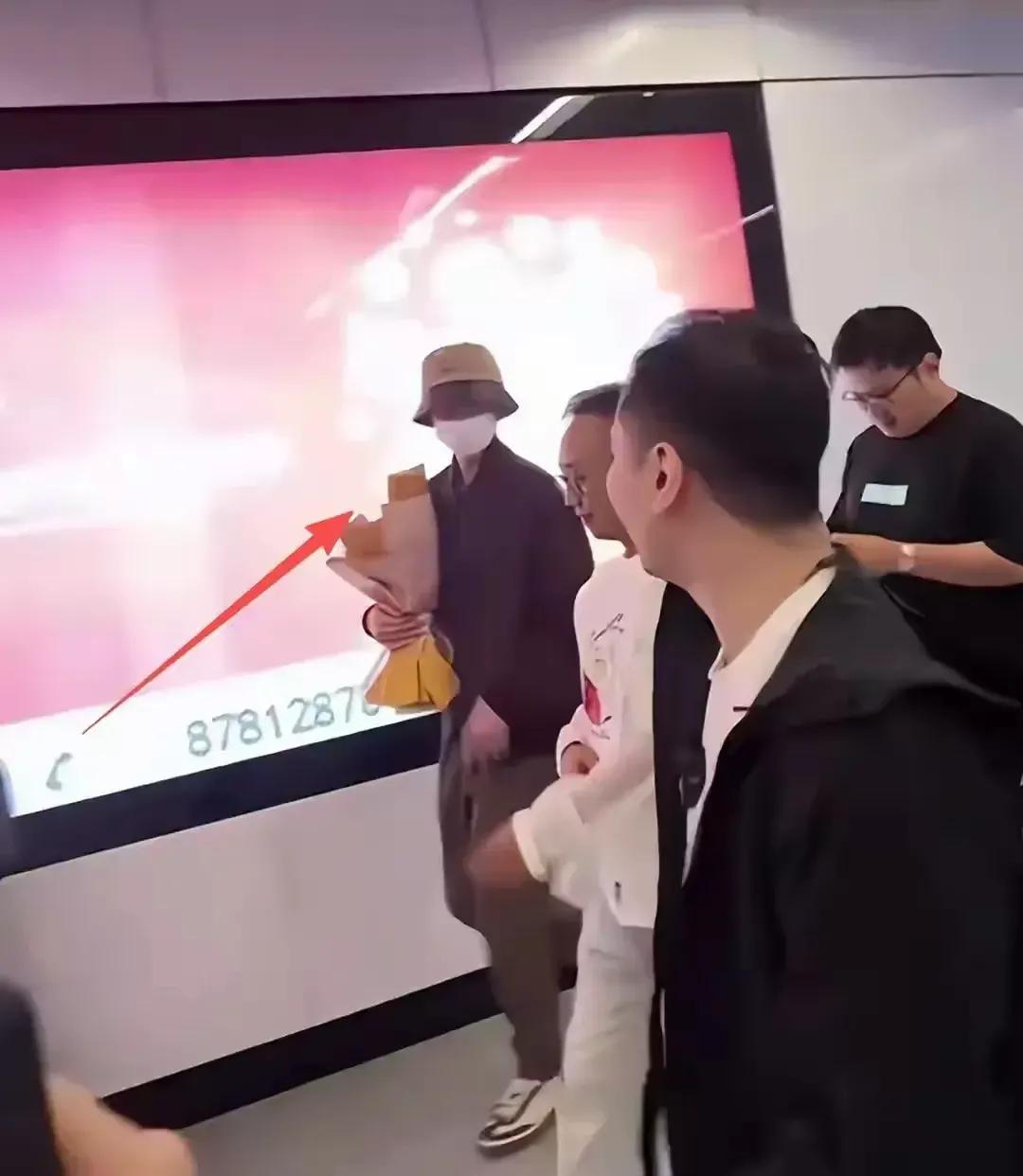 吴宜泽回国了！不过，他最先抵达的地方，却不是家乡兰州，而是西安！原因让人竖大拇指