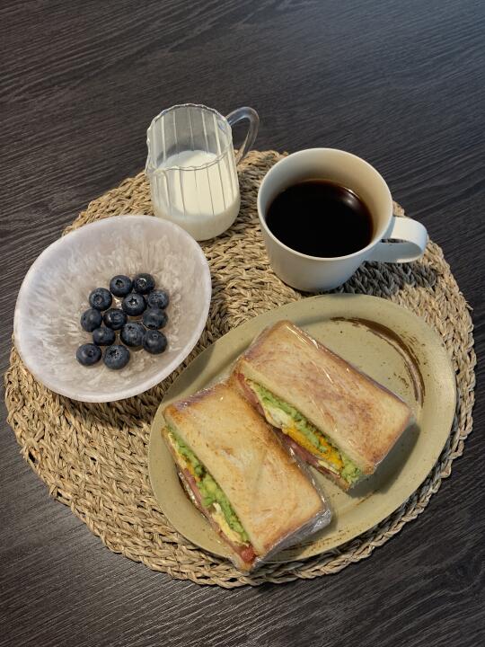 ◡̈ 早餐🥪