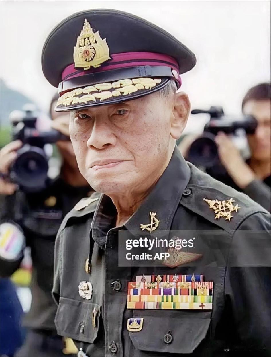 泰国陆军发布公告:
1月31日，泰国陆军第二军区发布公告，指责柬埔寨方面在30日