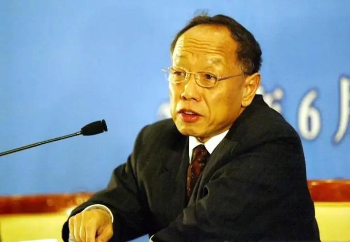 “我是外交部部长，省部级官员的贪腐问题不归我管。”

2003年-2007年，李